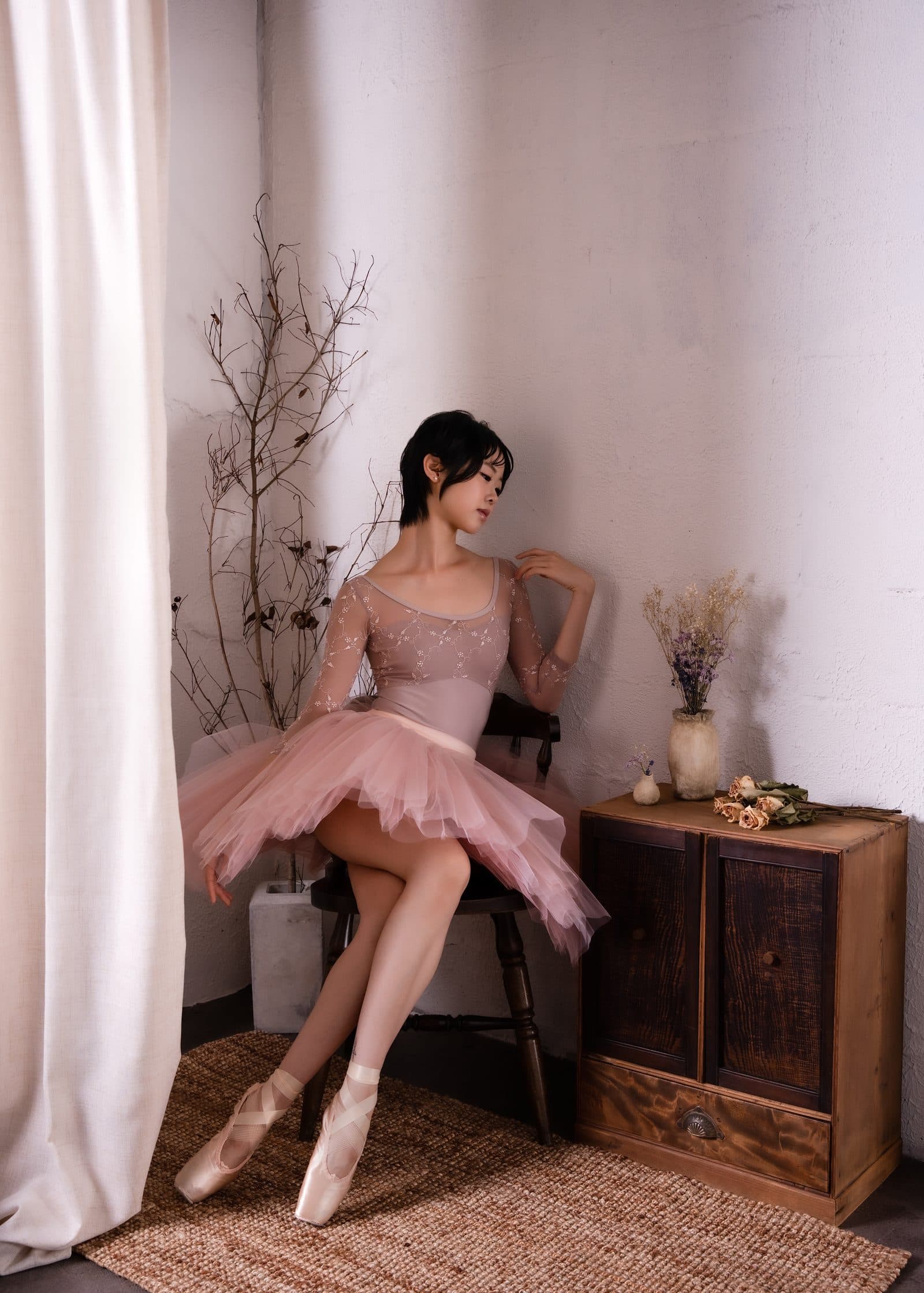 Tutu: Atelier Allongé / Model: Kurumi Kojima
